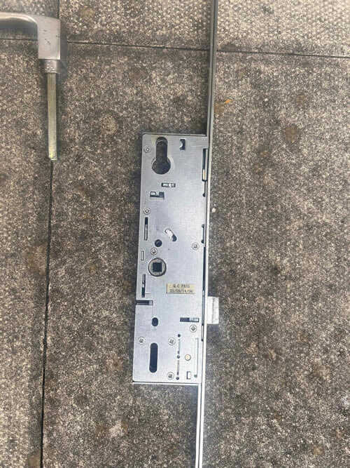 A replacement uPVC multipoint lock mechanism